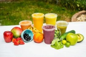 Create your own smoothie. Choose 1 base and up to 3 fruits. Only come in medium and large.
